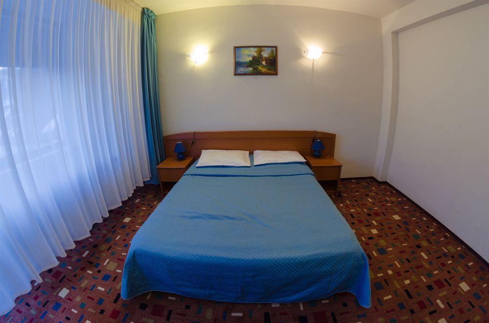 Hotel Hera Предял Экстерьер фото