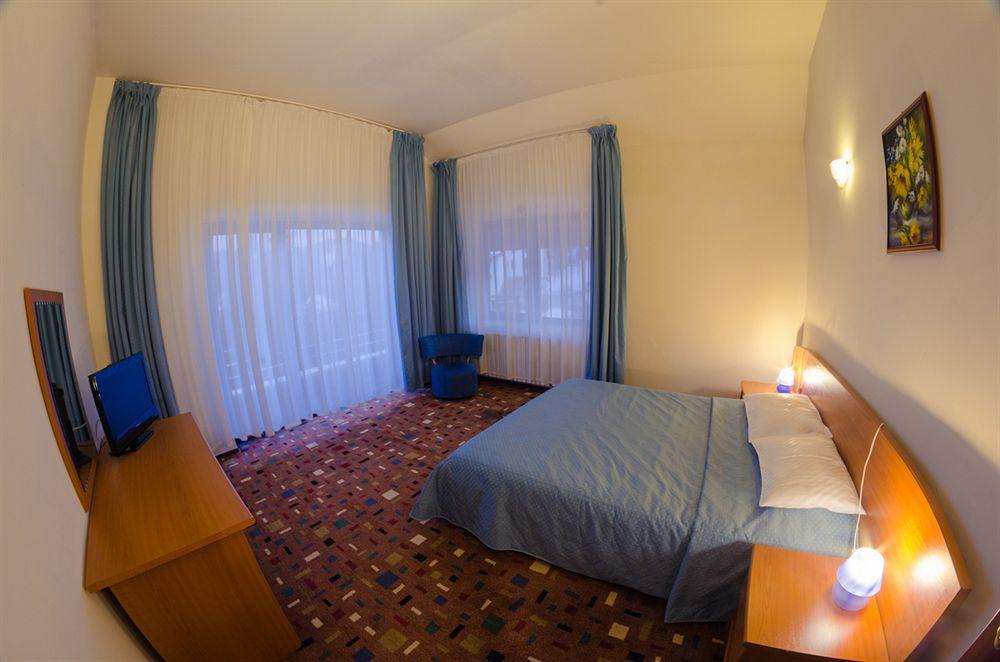 Hotel Hera Предял Экстерьер фото