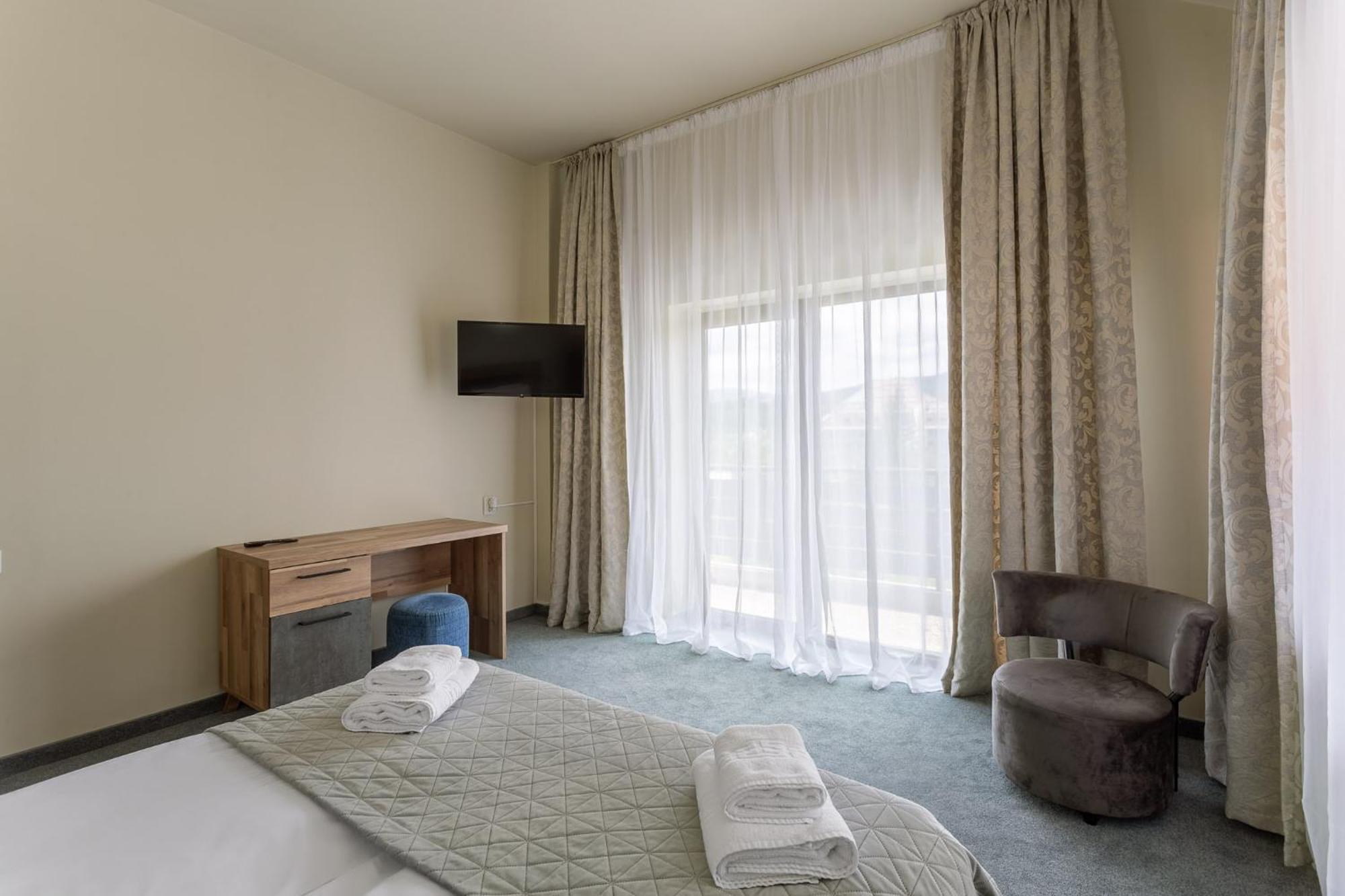 Hotel Hera Предял Экстерьер фото