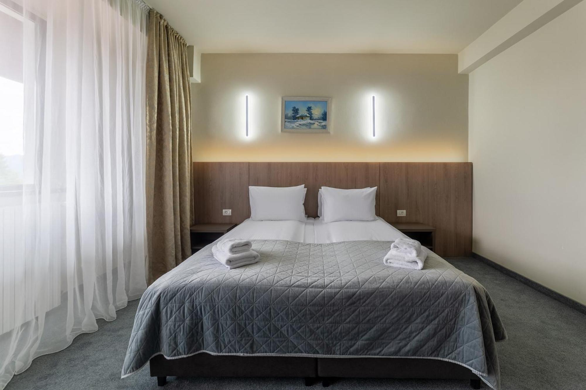 Hotel Hera Предял Экстерьер фото