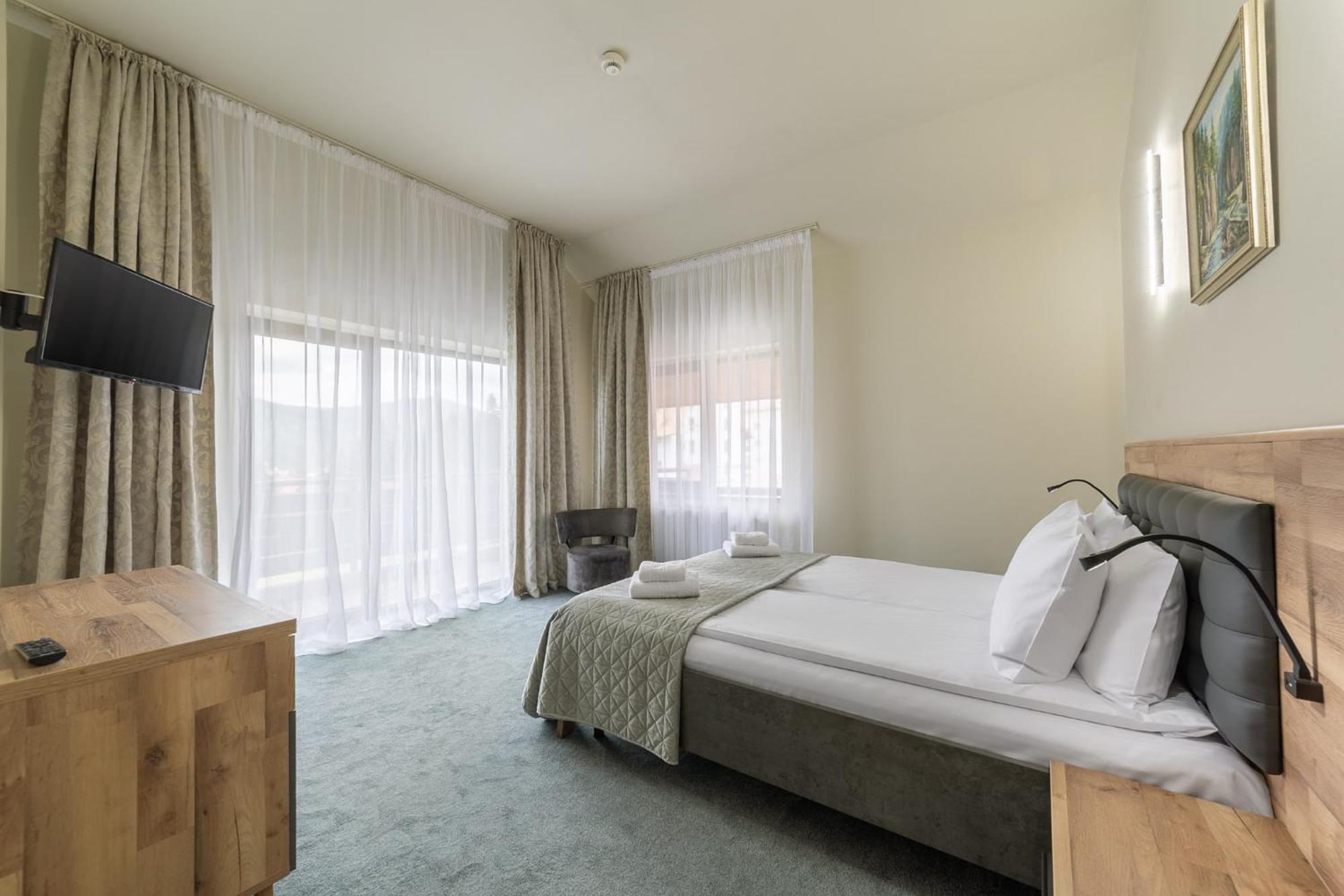Hotel Hera Предял Экстерьер фото