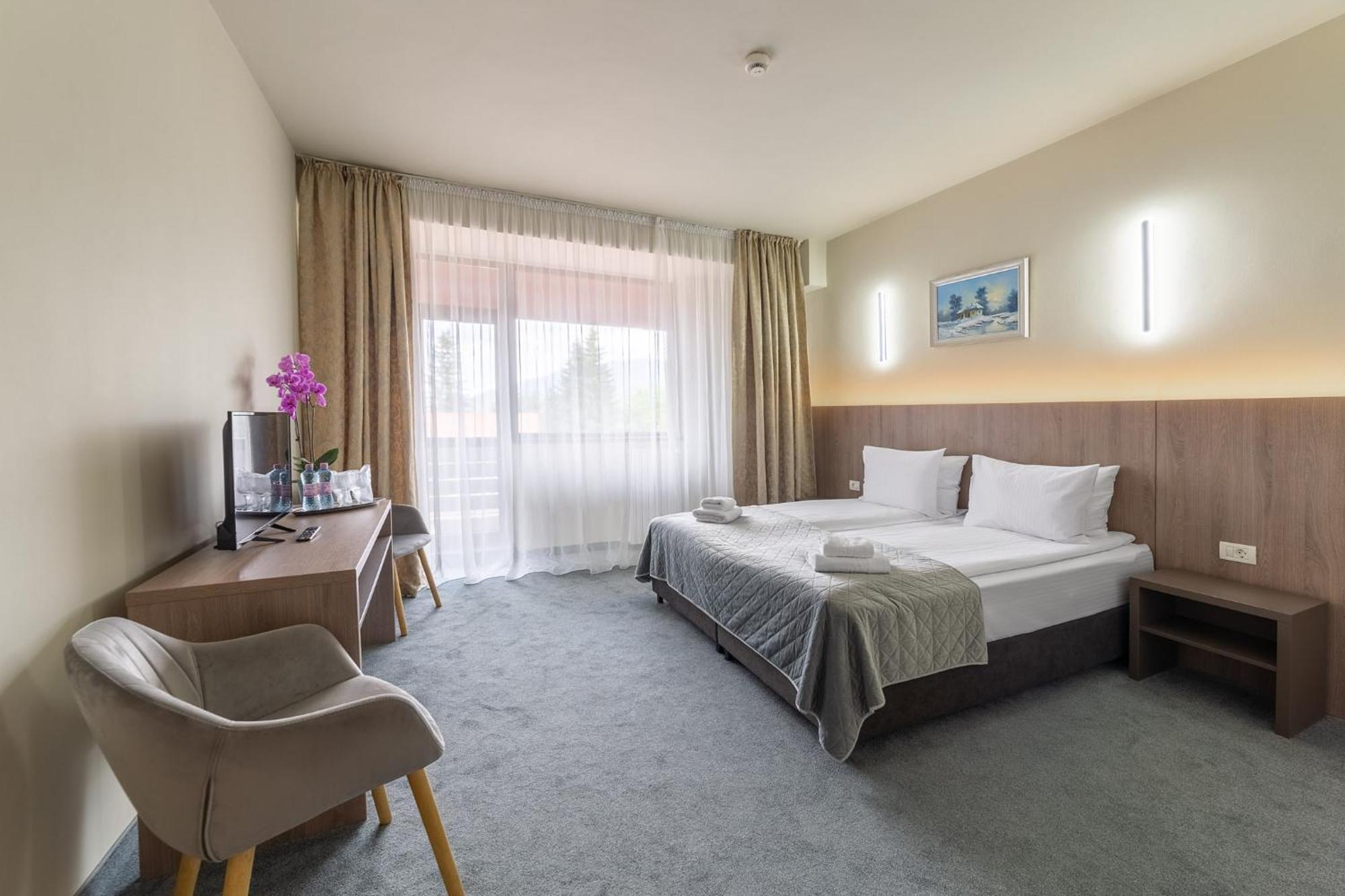 Hotel Hera Предял Экстерьер фото