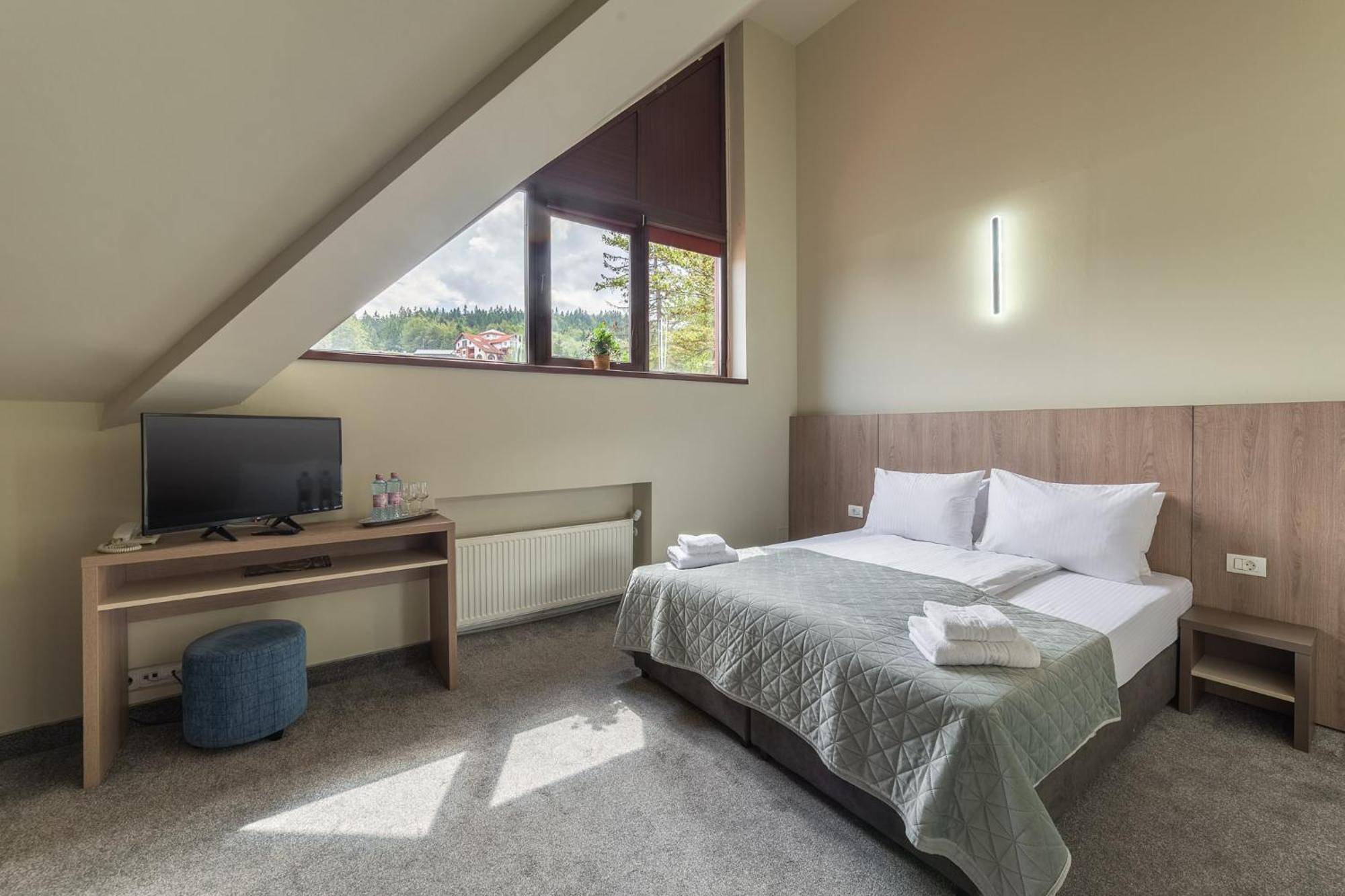 Hotel Hera Предял Экстерьер фото
