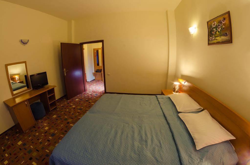 Hotel Hera Предял Экстерьер фото