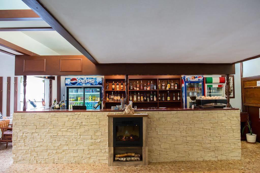 Hotel Hera Предял Экстерьер фото